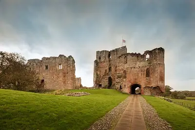 Brougham Castle ליד פנריית׳