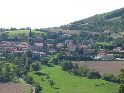 הכפר Brullioles בהרי Monts du Lyonnais
