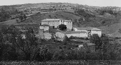 איור מתחילת המאה ה-20 של Château de Charfetain לשעבר ב-Brullioles