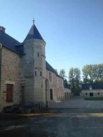 Château de Chalandry עם מגדלון הפינה שלו