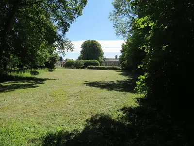 Château de Heuqueville במבט ממקום התל לשעבר