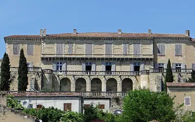 Château de Poudenas במבט מהגשר מעל נהר ז׳ליז׳