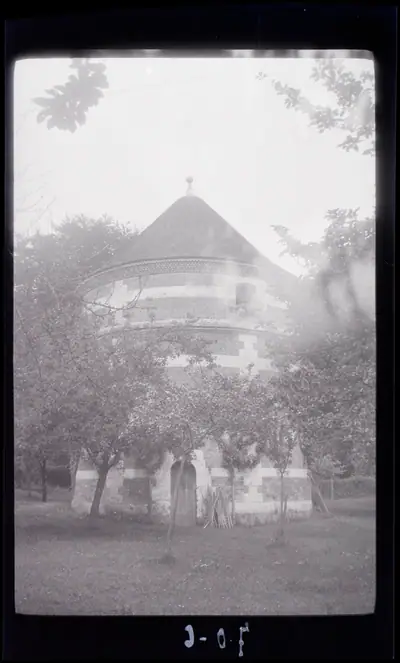 תצלום ישן של שובך היונים של Château du Feugrès ב-Beuzevillette