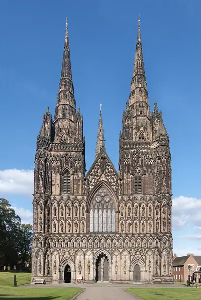 החזית המערבית של קתדרלת Lichfield