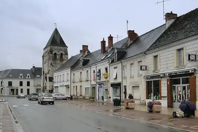 מרכז הכפר Manthelan שבטורן, ליד Château des Usages