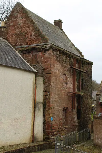 Mauchline Castle, הידועה גם כ-Abbot Hunter's Tower