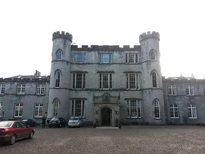 Melville Castle ליד Dalkeith, אחוזה גותית בת שלוש קומות במידלות׳יאן