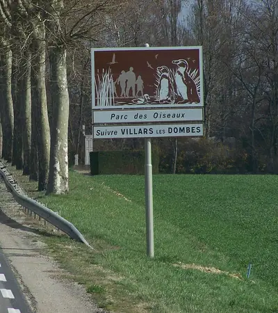 שלט הכניסה ל-Parc des Oiseaux ב-Villars-les-Dombes