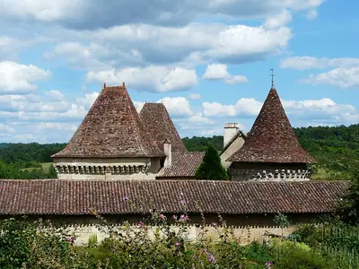 הגגות של Château de Belet ב-Saint-Aquilin