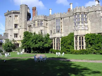 החזית המערבית של Thornbury Castle, טירה טיודורית ב-Thornbury שבגלוסטרשייר